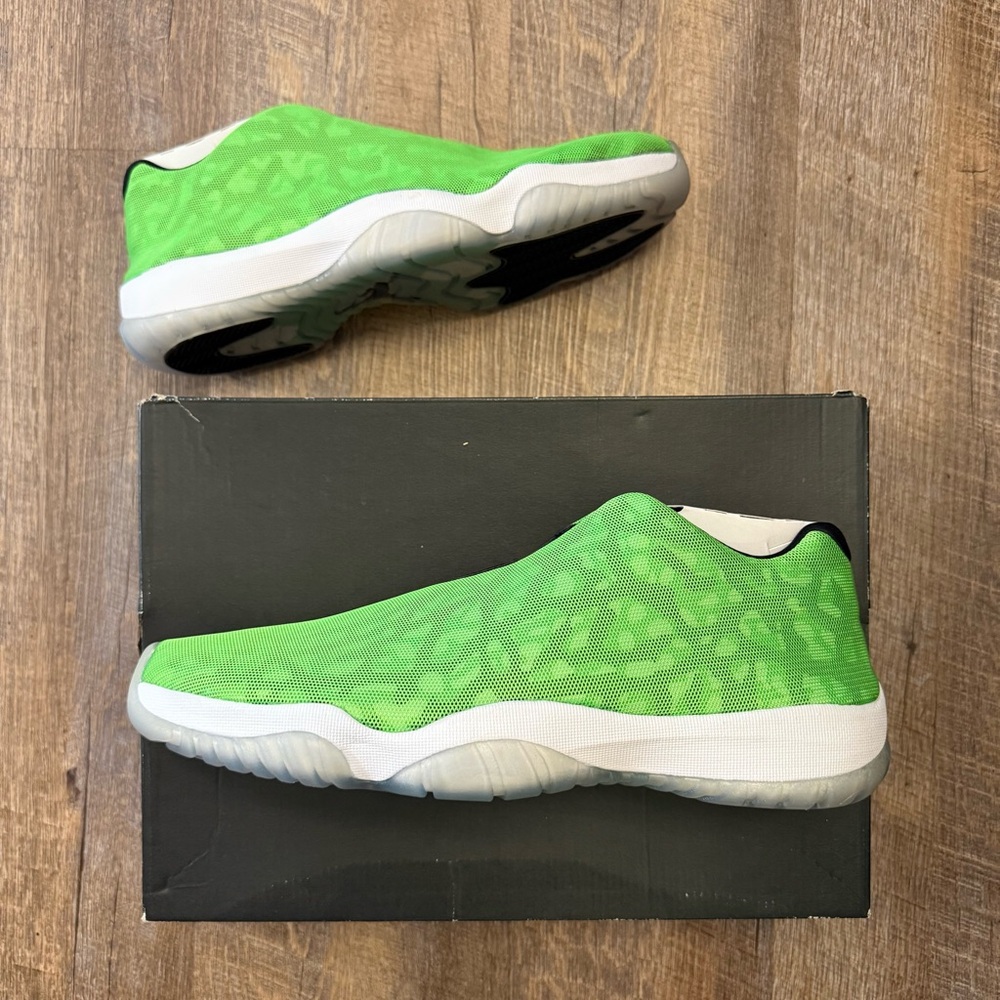 Nike Air Jordan Future Low Light Poison Green Pulse Camo - Picture 2 of 11